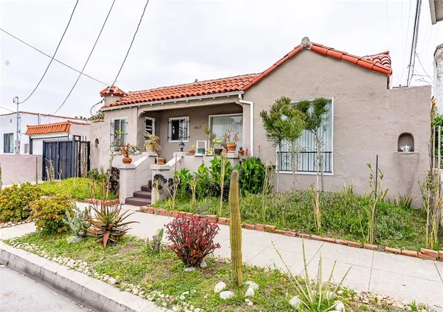 3rd image of 8462 S Denker Ave, Los Angeles, CA 90047 | MLS# PW25102036