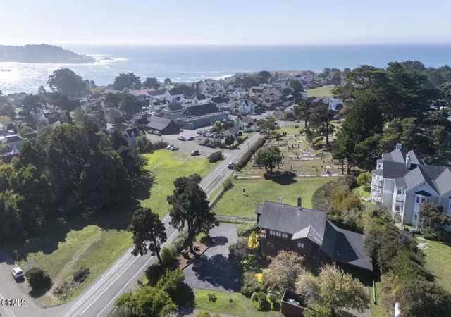 2nd image of 44920 Little Lake Rd, Mendocino, CA 95460 | MLS# C1-11002