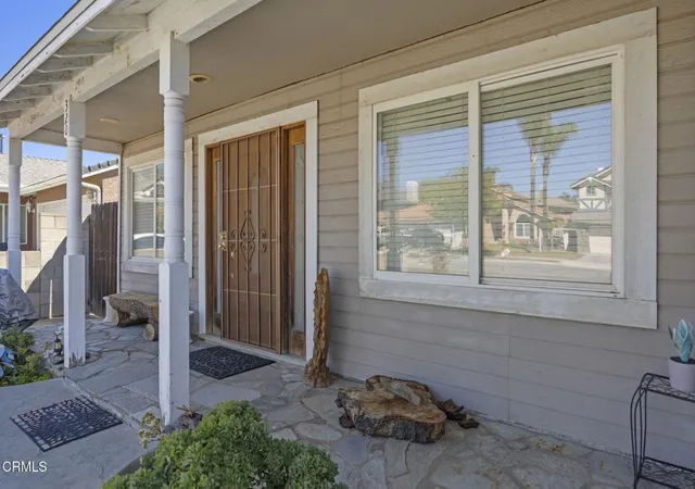 Photo 3 of Single family home for sale at 320 D St, Fillmore, CA 93015 | MLS# V1-29843 | Listing updated on 2026-09-02