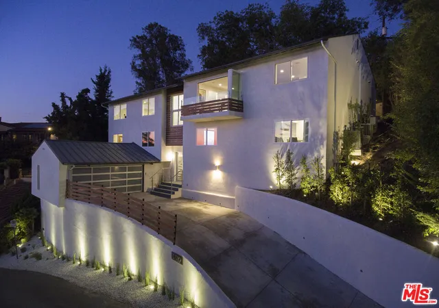 Photo 2 of Sale Pending at 3319 Charleston Way, Los Angeles, CA 90068 | MLS# 25536663 | Listing updated on 2026-09-12