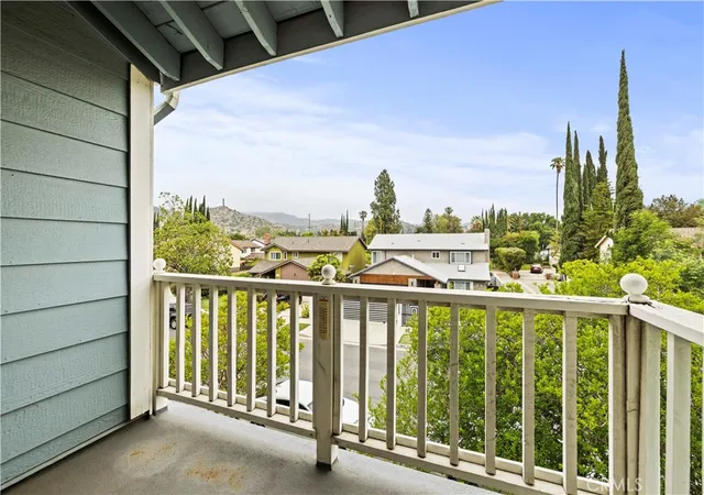 3rd image of 21912 Hiawatha St #2, Chatsworth, CA 91311 | MLS# SR25102071