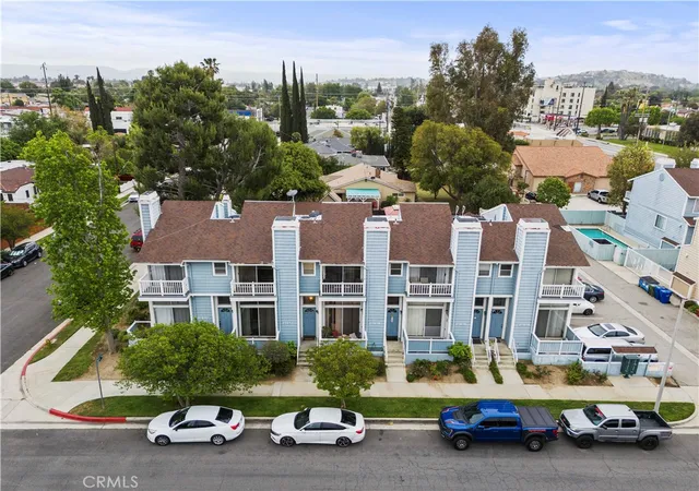 4th image of 21912 Hiawatha St #2, Chatsworth, CA 91311 | MLS# SR25102071