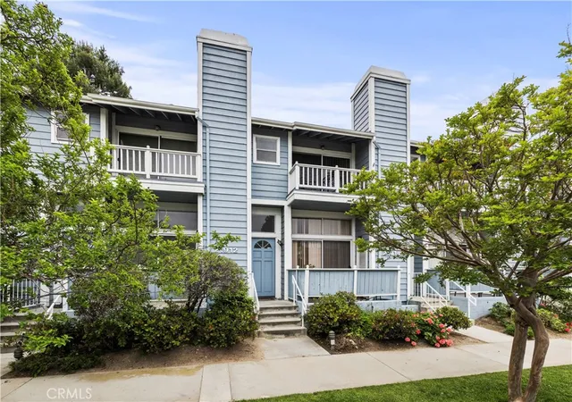 5th image of 21912 Hiawatha St #2, Chatsworth, CA 91311 | MLS# SR25102071