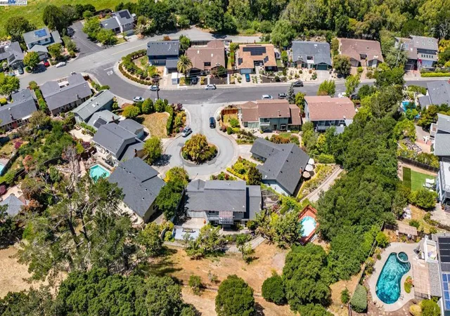 56th image of 11 Oak Tree Court, San Rafael, CA 94903 | MLS# 41097086