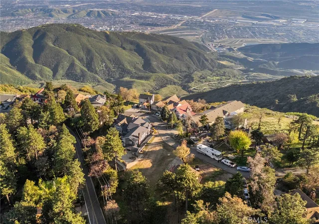 4th image of 0 Summit Dr, Crestline, CA 92325 | MLS# CV25105631