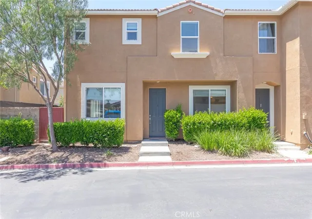 Photo 1 of Townhouse for sale at 27435 Larabee Ct #2, Murrieta, CA 92562 | MLS# SW25104020 | Listing updated on 2026-09-01
