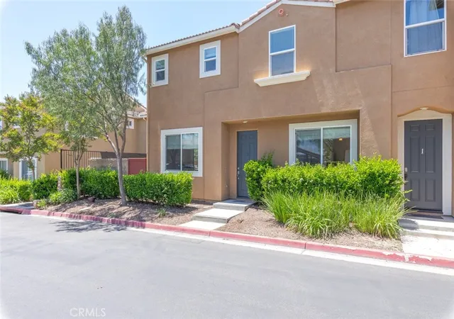Photo 24 of Townhouse for sale at 27435 Larabee Ct #2, Murrieta, CA 92562 | MLS# SW25104020 | Listing updated on 2026-09-01