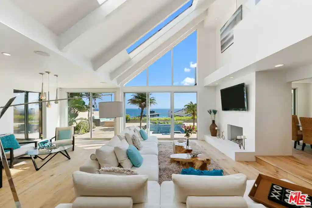 Photo 1 of Single family home for sale at 31522 Broad Beach Rd, Malibu, CA 90265 | MLS# 25538043 | Listing updated on 2026-10-30