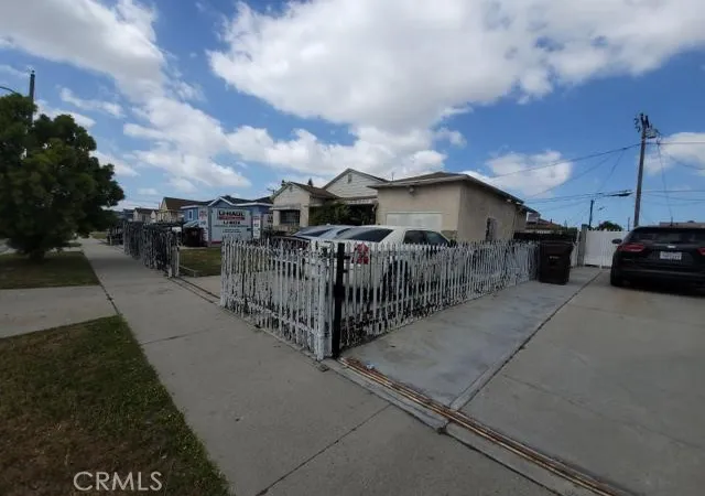 3rd image of 1307 S Grandee Ave, Compton, CA 90220 | MLS# SB25098122