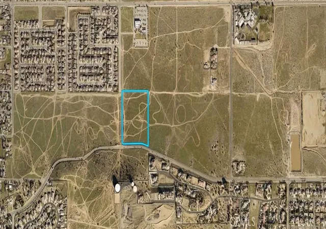 3rd image of 0 Cor Ave M & 40Th St W, Lancaster, CA 93534 | MLS# SR25107328