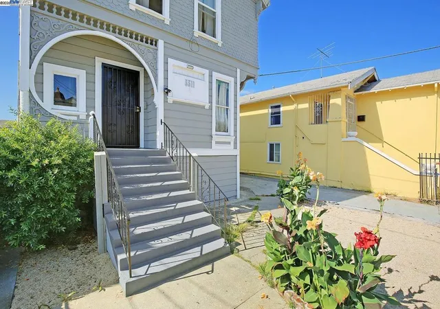 3rd image of 3311 E 17Th St, Oakland, CA 94601 | MLS# 41097429