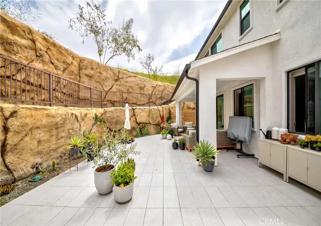 Photo 4 of Single family home for sale at 1613 Veridian Ln, San Pedro, CA 90732 | MLS# SB25108457 | Listing updated on 2026-04-30