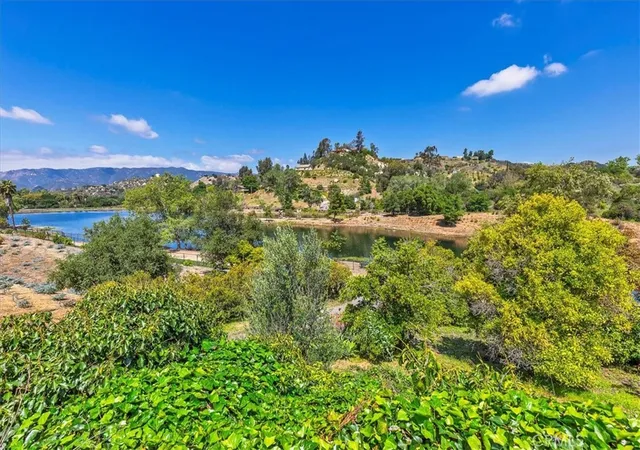 3rd image of 40057 S Shore Rd, Fallbrook, CA 92028 | MLS# SW25106497