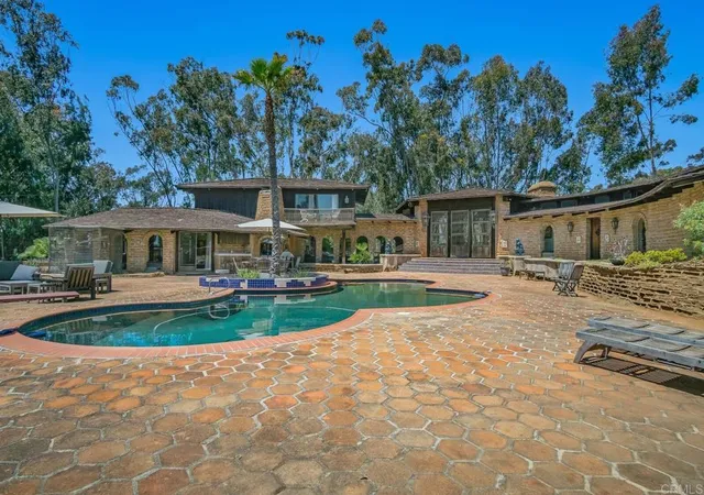 Homes for sale in Rancho Santa Fe, CA | 15390 Las Planideras, Rancho Santa Fe, CA 92067 | MLS# NDP2504869