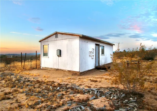 Homes for sale in Yucca Valley, CA | 177 Cherokee Trl, Yucca Valley, CA 92284 | MLS# JT25109103