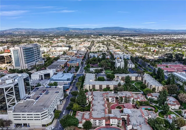 2nd image of 600 W 3Rd St, Santa Ana, CA 92701