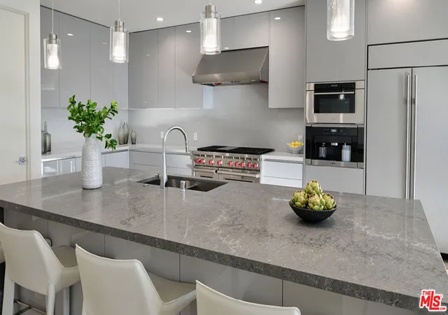 2nd image of 425 N Palm Dr #403, Beverly Hills, CA 90210 | MLS# 25540019