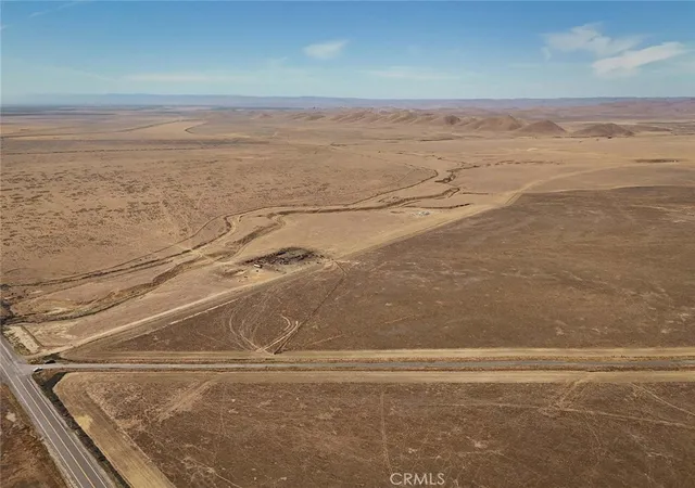 3rd image of 0 Hwy 33, Avenal, CA 93204 | MLS# FR25110425