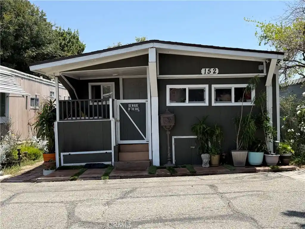 Photo 1 of Manufactured home for sale at 4874 Gage Ave #152, Bell Gardens, CA 90201 | MLS# DW25107863 | Listing updated on 2026-10-20