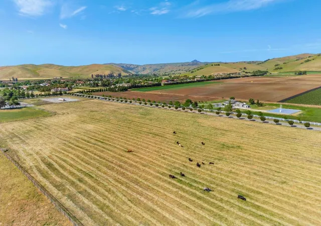 1st image of 0 Lot#1 Bluff Dr, Hollister, CA 95023 | MLS# ML82007452
