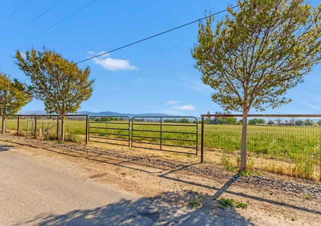 3rd image of 0 Lot#1 Bluff Dr, Hollister, CA 95023 | MLS# ML82007452