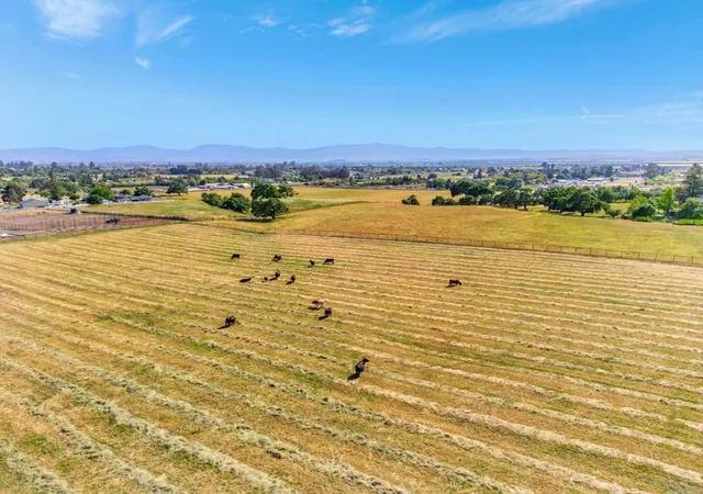 4th image of 0 Lot#1 Bluff Dr, Hollister, CA 95023 | MLS# ML82007452