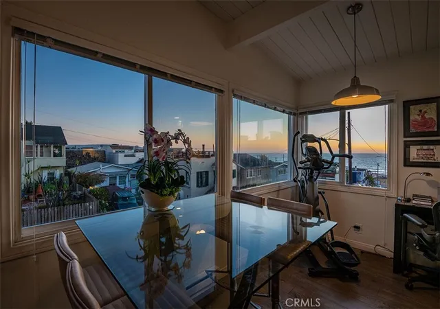 19th image of 231 Longfellow Ave, Hermosa Beach, CA 90254 | MLS# SB25108231