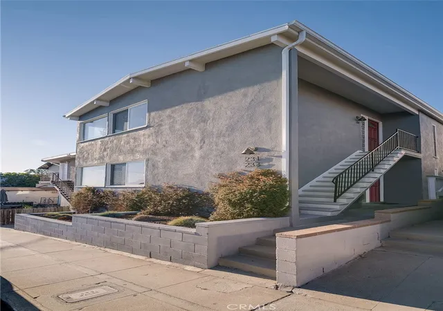 1st image of 231 Longfellow Ave, Hermosa Beach, CA 90254 | MLS# SB25108231