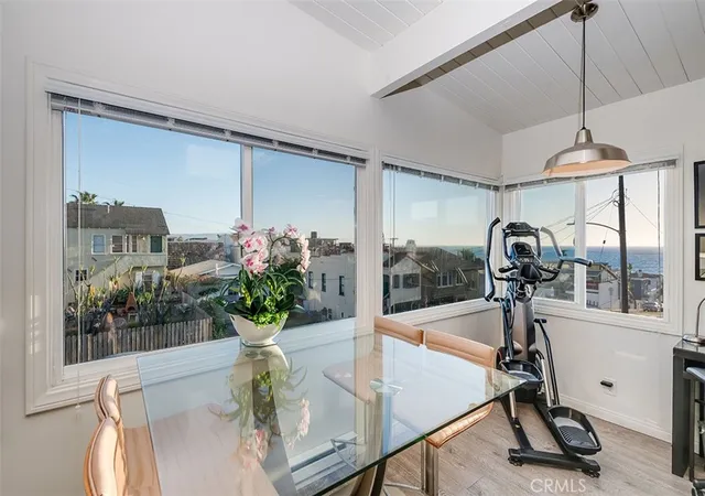 4th image of 231 Longfellow Ave, Hermosa Beach, CA 90254 | MLS# SB25108231