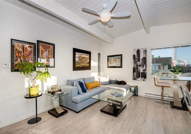 5th image of 231 Longfellow Ave, Hermosa Beach, CA 90254 | MLS# SB25108231