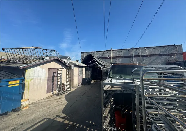 Listing Photo 5 - Condo for sale in building located at 4026 Gage Ave, Bell Gardens, CA 90201