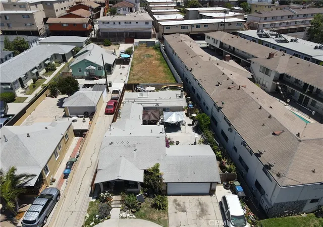 4th image of 802 N Market St, Inglewood, CA 90302 | MLS# SB25112824