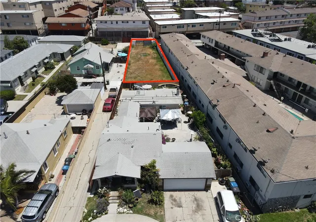 5th image of 802 N Market St, Inglewood, CA 90302 | MLS# SB25112824