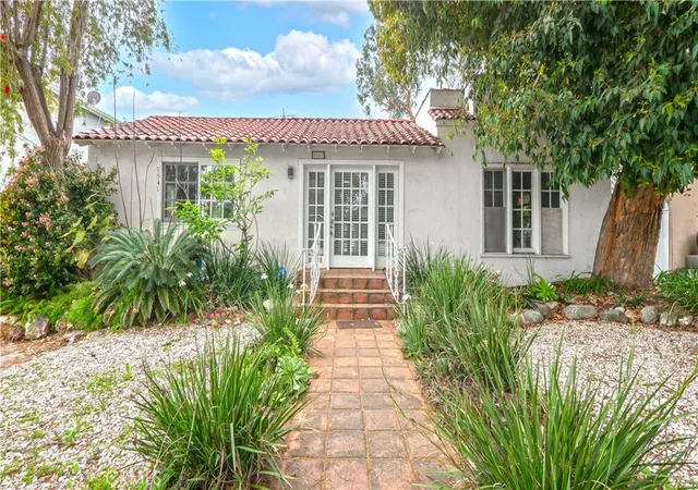 Photo 1 of Single family home for sale at 1541 N Stanley Ave, Los Angeles, CA 90046 | MLS# BB25042364 | Listing updated on 2026-10-01