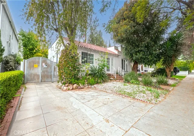 Photo 2 of Single family home for sale at 1541 N Stanley Ave, Los Angeles, CA 90046 | MLS# BB25042364 | Listing updated on 2026-10-01