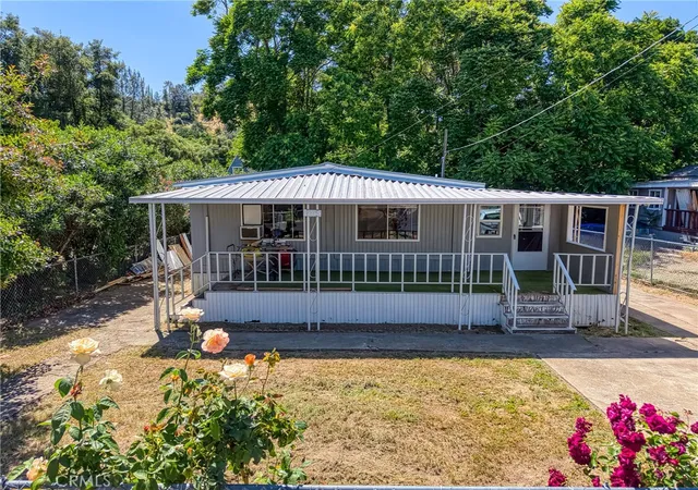 Homes for sale in Clearlake, CA | 3265 14th St, Clearlake, CA 95422 | MLS# LC25112862