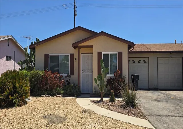 Photo 1 of Sale Pending at 1871 Calle Pasito, Hemet, CA 92545 | MLS# SW25112550 | Listing updated on 2026-03-05