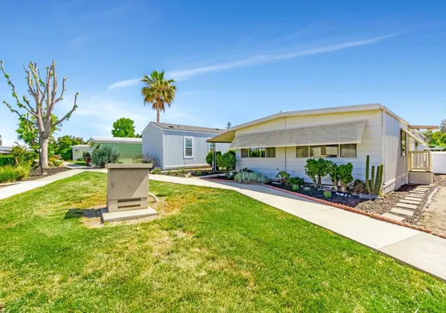 3rd image of 2097 Dalis Dr #79, Concord, CA 94520 | MLS# ML82008006