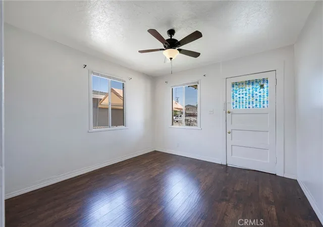 Listing Photo 4 - Condo for sale in building located at 1123 S Mcdonnell Ave, Los Angeles, CA 90022