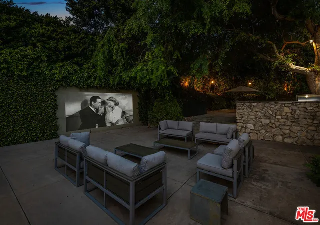 54th image of 422 Parkwood Dr, Los Angeles, CA 90077 | MLS# 25541743