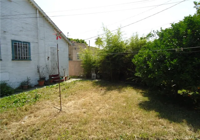Photo 4 of House for sale at 1723 Browning Blvd, Los Angeles, CA 90062 | MLS# WS25116506 | Listing updated on 2026-10-04