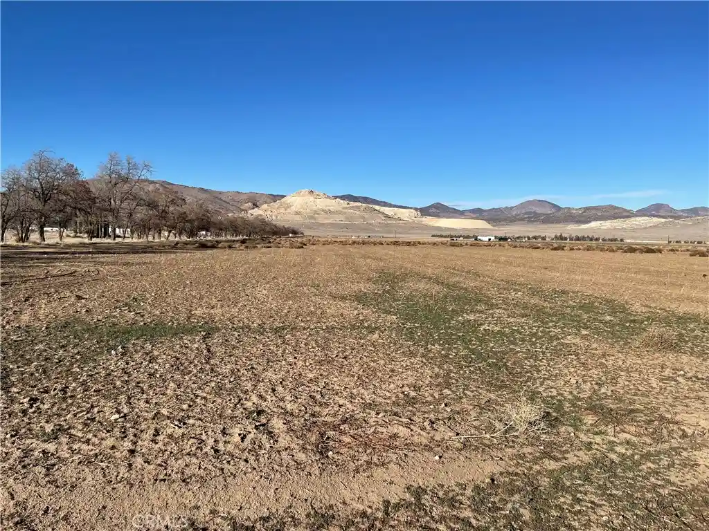Photo 1 of Land for sale at 20028 Tehachapi Willow Springs Rd, Tehachapi, CA 93561 | MLS# HD25116735 | Listing updated on 2026-08-04