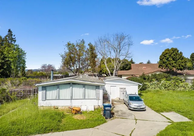 Homes for sale in Watsonville, CA | 40 Eileen St, Watsonville, CA 95076 | MLS# ML82008493