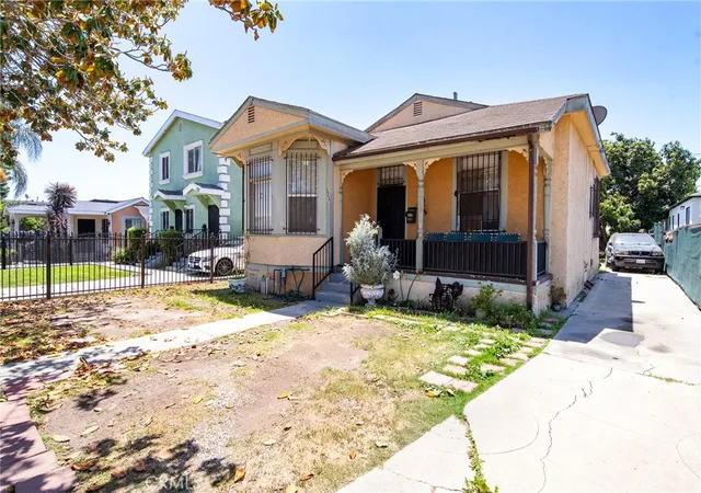Photo 3 of Single family home for sale at 126 E 95th St, Los Angeles, CA 90003 | MLS# DW25118774 | Listing updated on 2026-05-15