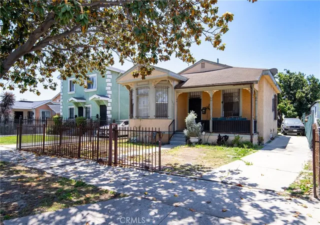 Photo 3 of Single family home for sale at 126 E 95Th St, Los Angeles, CA 90003 | MLS# DW25118774 | Listing updated on 2026-05-15