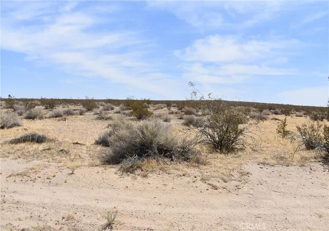 Photo 3 of Sale Pending at 20000 E Ave A, Lancaster, CA 93535 | MLS# SR25119857 | Listing updated on 2026-05-13