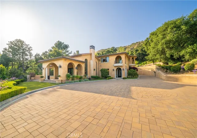 Homes for sale in Glendora, CA | 1051 Oak Canyon Ln, Glendora, CA 91741 | MLS# CV25118511