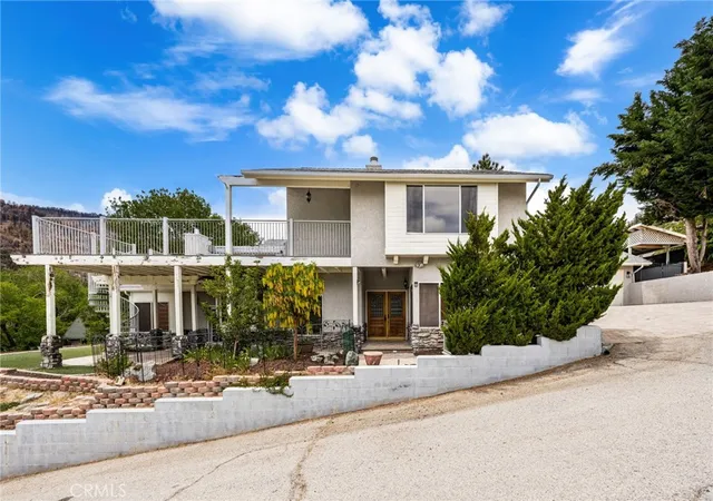 5th image of 1116 Ca-2, Wrightwood, CA 92397 | MLS# CV25120554