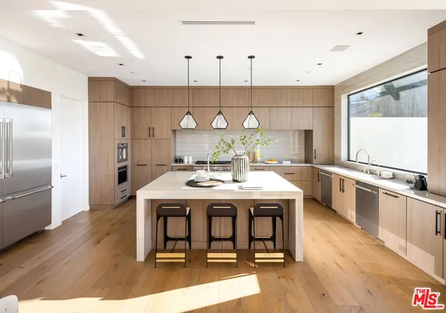5th image of 816 Glenmere Way, Los Angeles, CA 90049 | MLS# 25544437