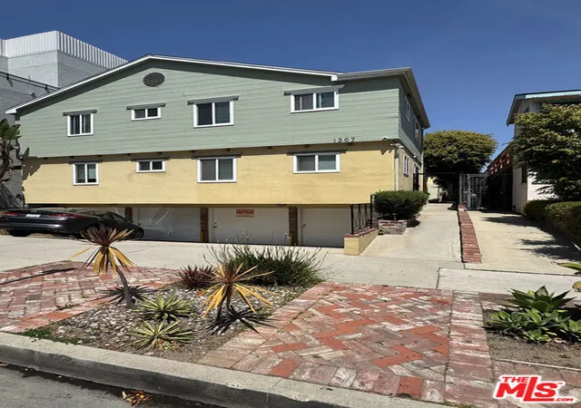 Homes for sale in Santa Monica, CA | 1307 15th St, Santa Monica, CA 90404 | MLS# 25547121